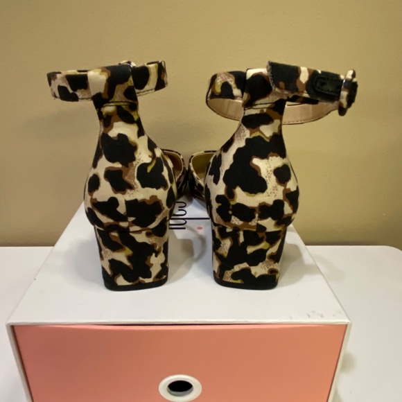 Cabi 6020 Kiki Ankle Strap Leopard Print Block Kitten Heels size 7M - Picture 2 of 11